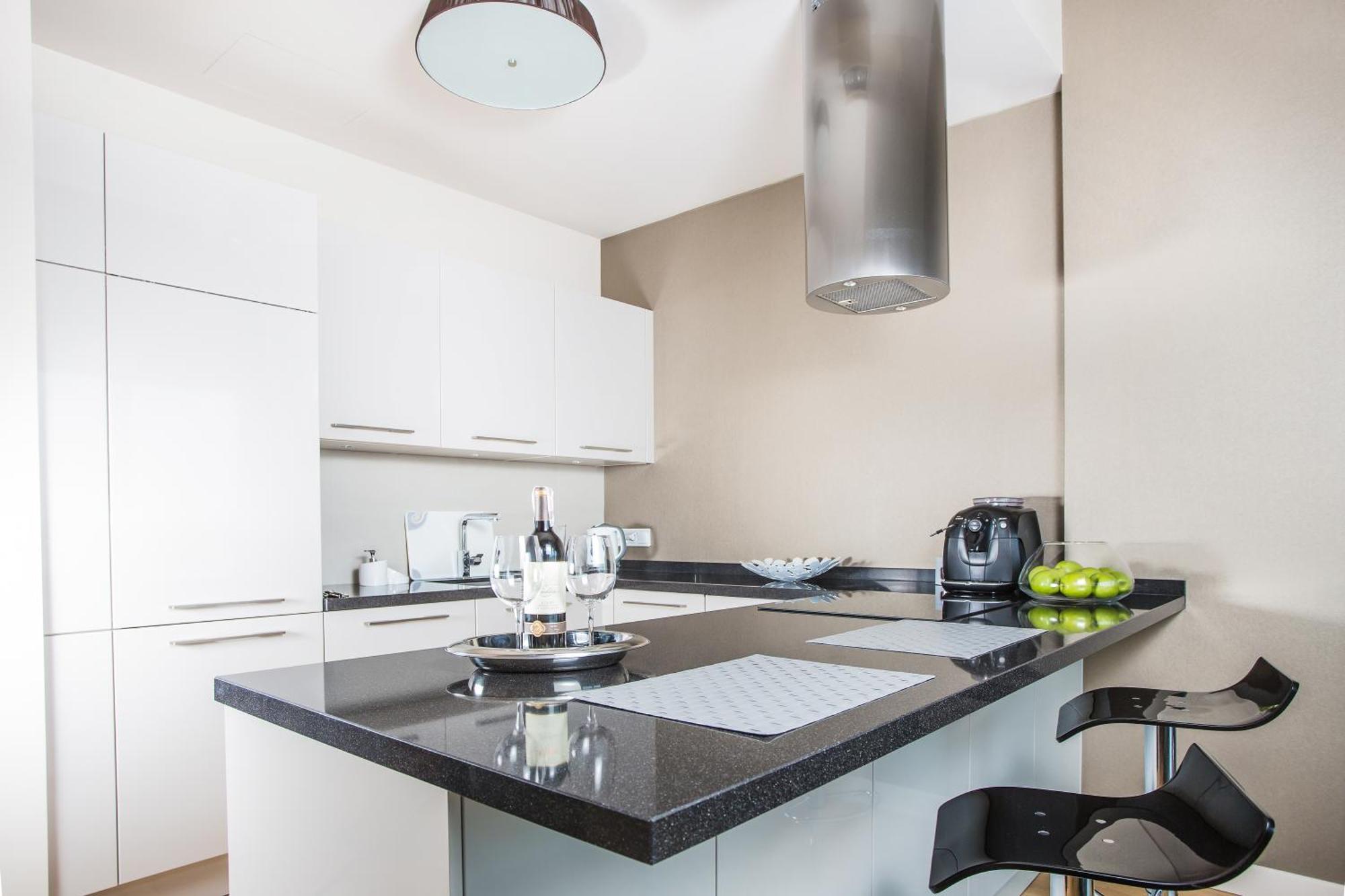 Apartamenty Sky Tower Wrocław Eksteriør billede